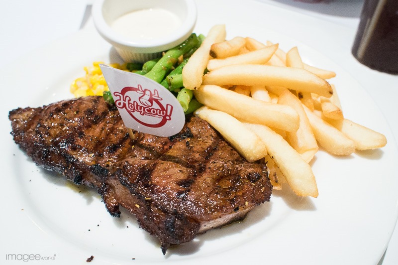 Nguliner di Holycow Steakhouse by Chef Afit | the atmojo